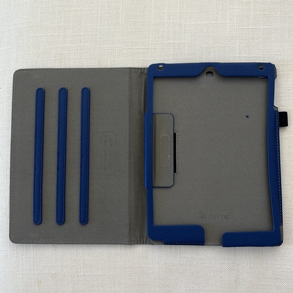 Blue iPad case - Picture 2 of 3